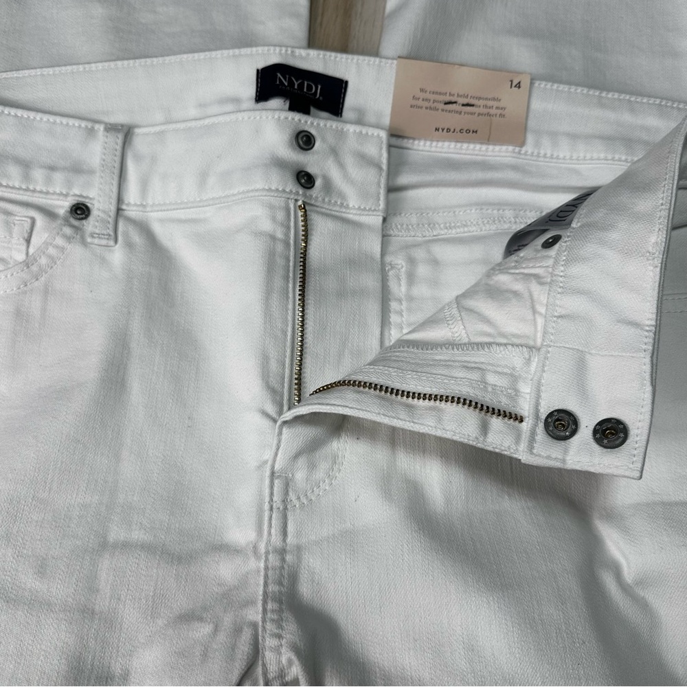 NYDJ Capri Double Snap With Slide Slit Size 14 Optic White Style# MCWDCP8011 New - Picture 11 of 13